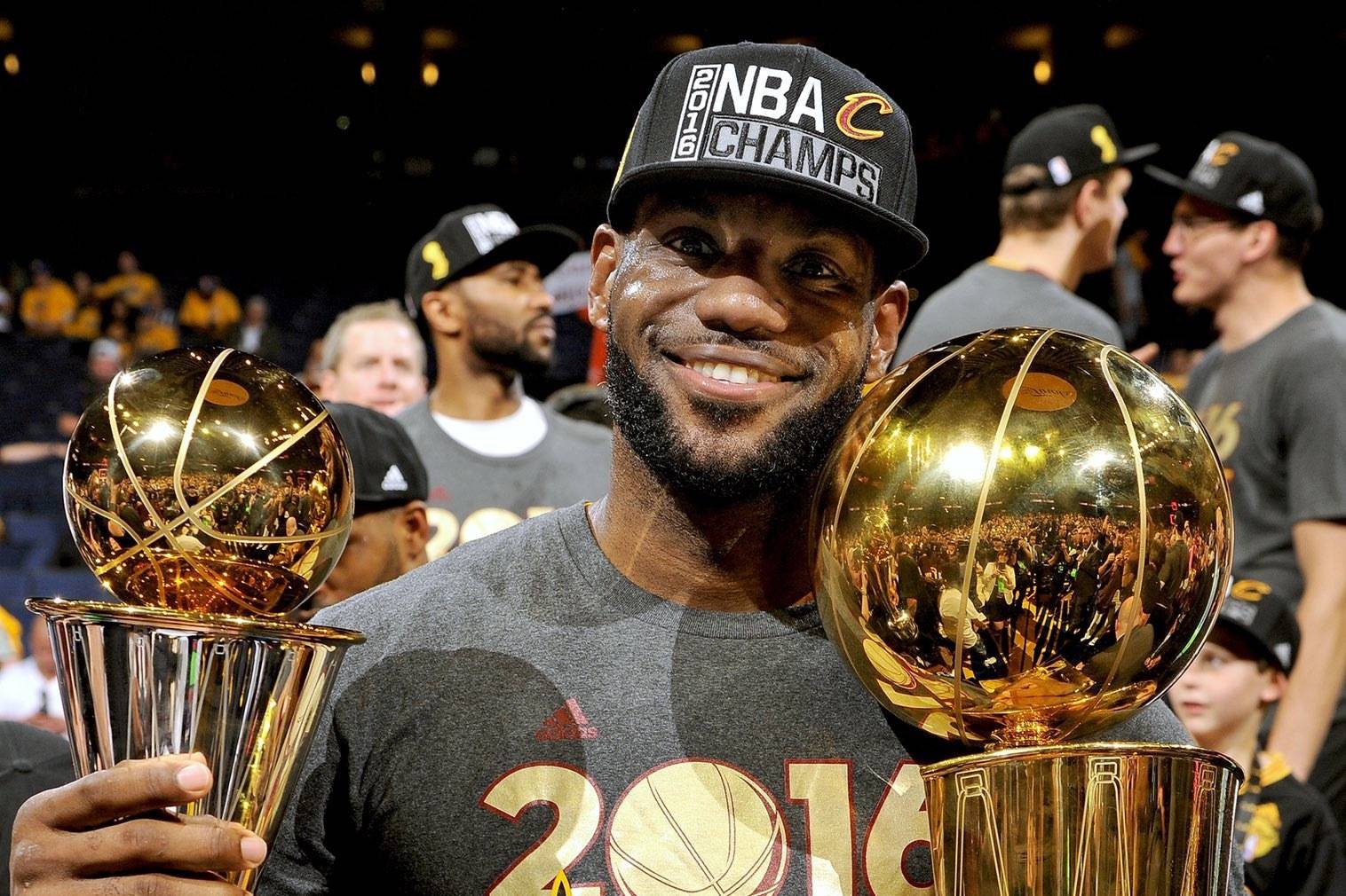 恭喜！徐杰超越王仕鹏升至广东队史助攻榜第2位（徐杰超越王仕鹏，升至广东队史助攻榜第二位）