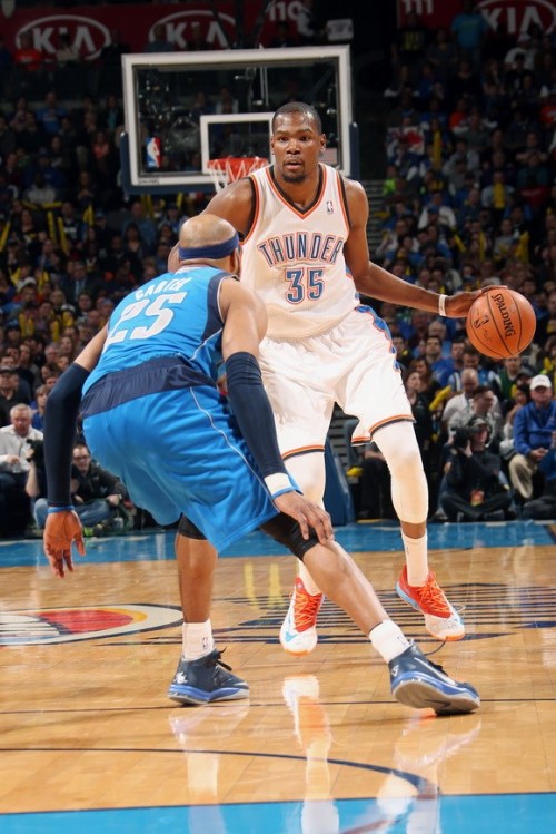 篮球NBA明星球员参加公益活动（NBA球星参与公益慈善活动）