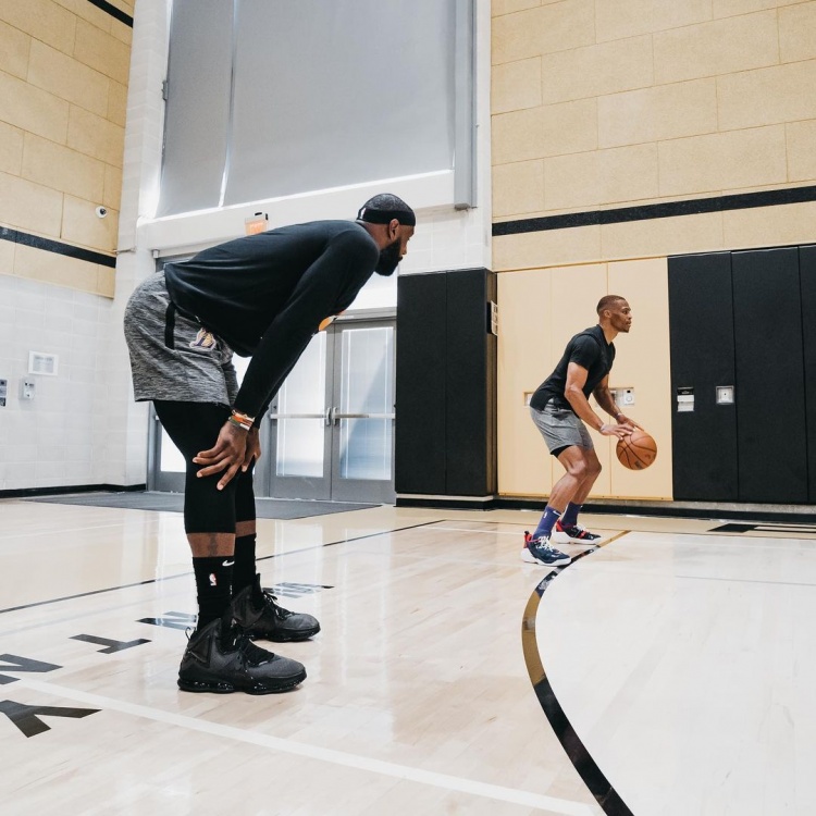 英超-库库亚利亚马杜埃凯破门 切尔西3-1狼队（英超：库库亚利亚、马杜埃凯相继破门 切尔西3-1力克狼队）