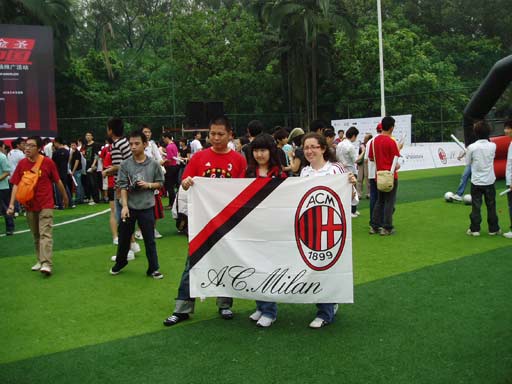 输给米兰后拉齐奥对主裁判不判罚点球不满，决定新闻沉默（不满主裁漏判点球，拉齐奥负于米兰后宣布新闻静默）