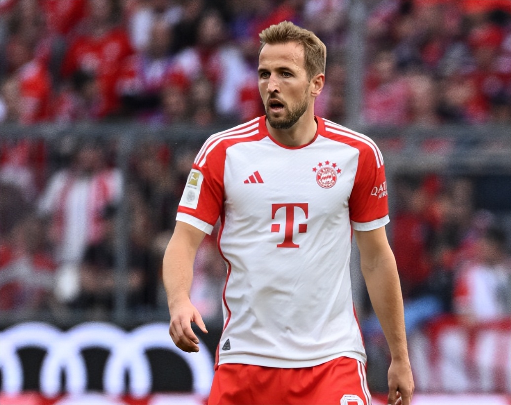 莱奥：我和囧叔经常交流，不仅聊足球，也聊生活中的方方面面（莱奥：我和囧叔沟通频繁，聊球也聊生活）